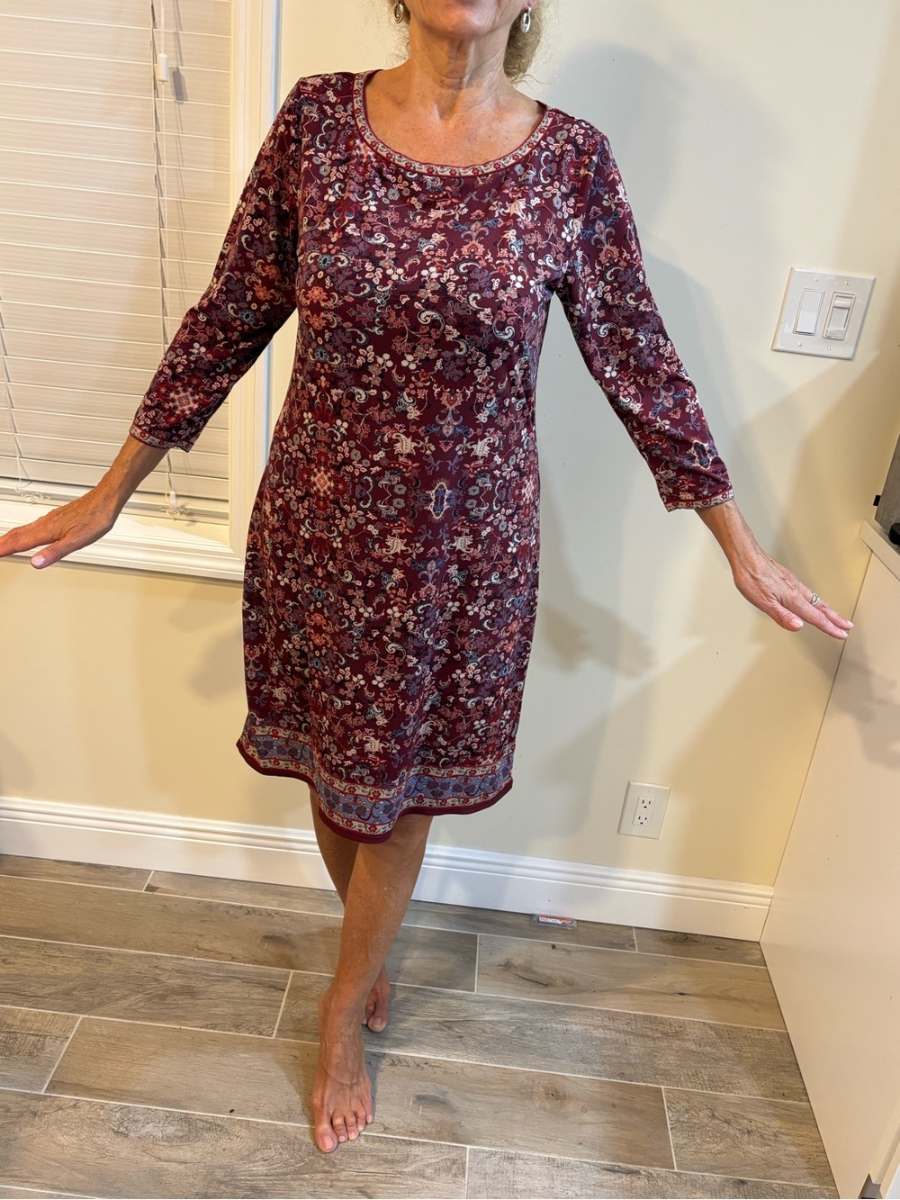 Max Studio Burgundy Paisley Long Sleeve Shift Dress